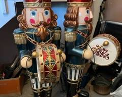 Frontgate 5ft tall LED Nutcrackers - 1 yr old, like new.