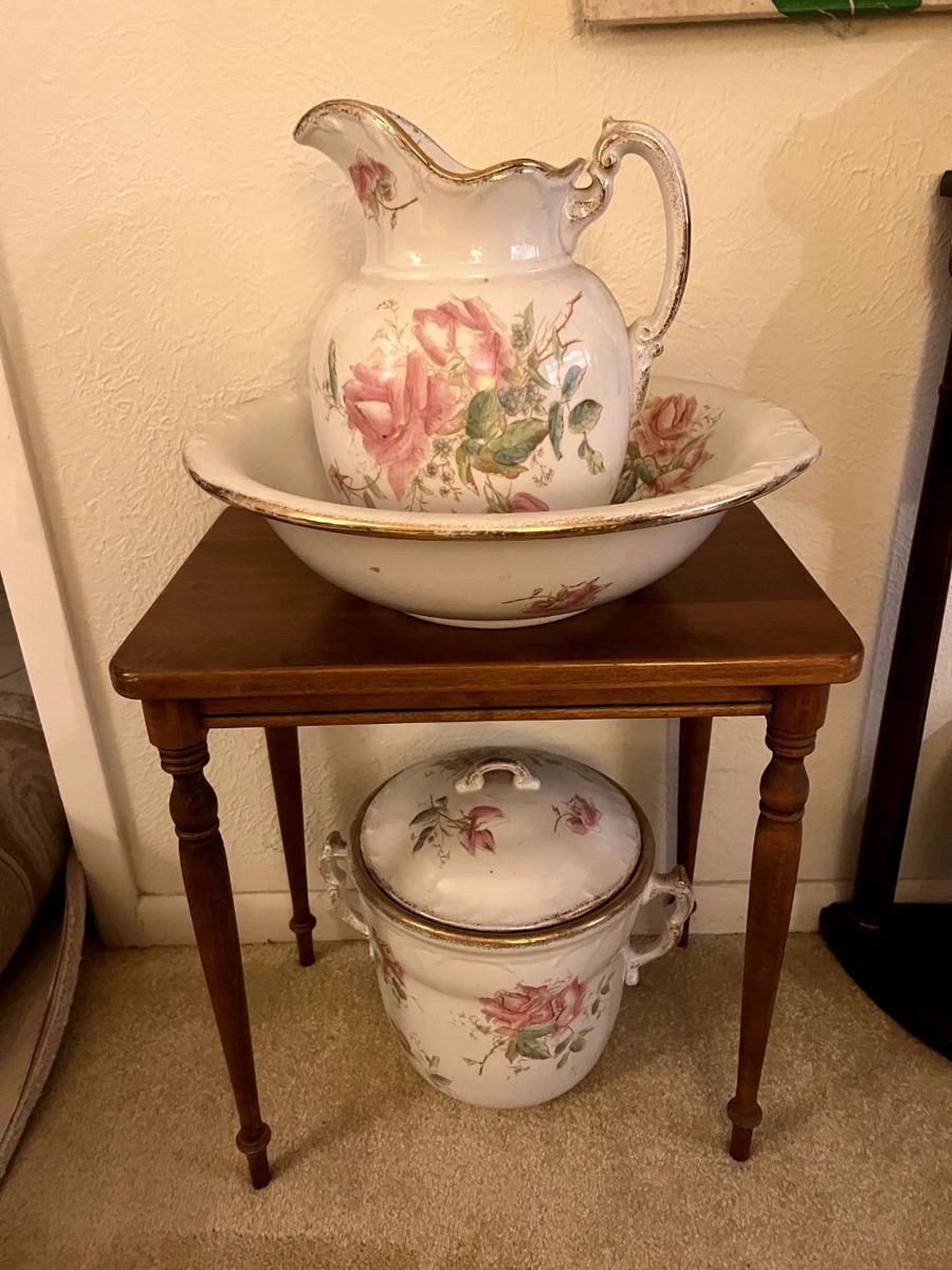 Side table and china 