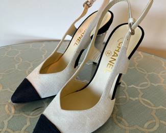 Women's Chanel Textured Close Toed 3" Heels Size 37-1/2