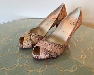 Women's Christian Louboutin Beige/Pink Python Pumps Size 37 (Never Worn)