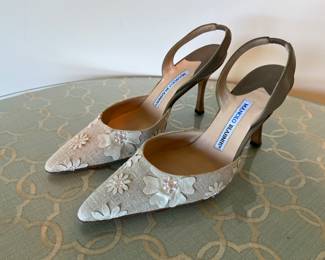 Women's Manolo Blahnik Floral Fabric Pumps Size 37