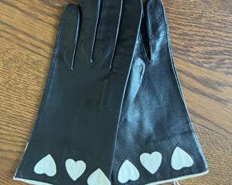 Women's Escada Black Leather with Grey Heart Gloves