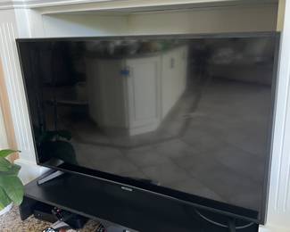  Samsung UN43NU6950B 43" 4K UHD Smart LED TV / 2019