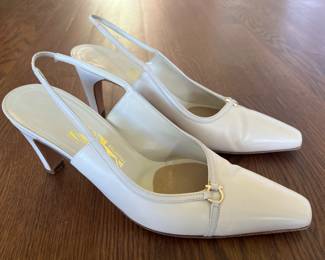 Women's Salvatore Ferragamo Cream Kitten Heels Size 8
