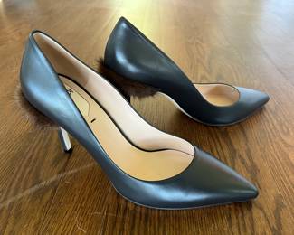 Women's Fendi Black Leather Heeled Pumps with Mink Fur on Back Size 37