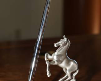 Colt Rampant desk set