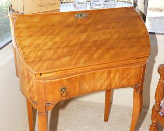 Antique burled wood writing desk/secretary