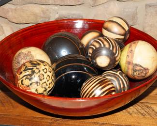 Decorative wood bowl w/balls