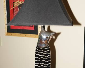 Silver headed cat table lamp