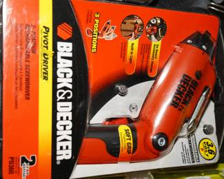 Black & Decker pivot driver-new 