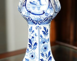Delft vase