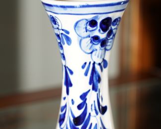 Delft vase
