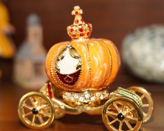 Pumpkin carriage trinket box