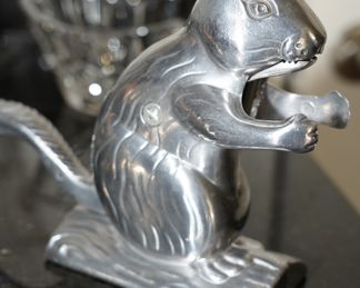 Squirrel nut cracker