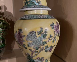 Japanese porcelain jar, decorated in Hong Kong, from mid-20th Century