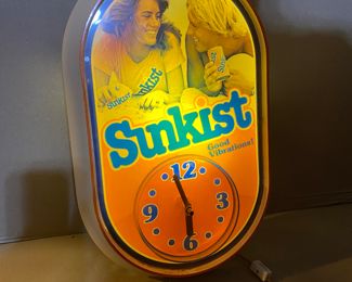 Sunkist Good Vibrations Works Great Clock! $80.00