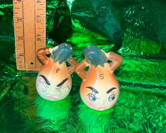 Onion Salt and Pepper Shakers $6.00