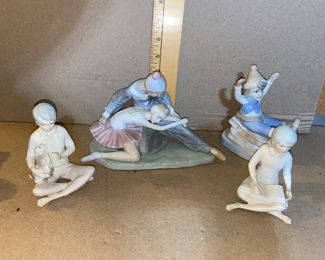 4 Figurines $12.00