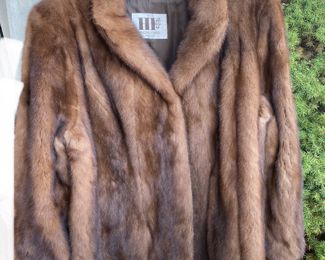 Hinsdale Furriers no marked size looks like an XL $75.00