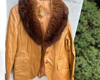 Montgomery Ward The Tannery Size 17/18 size Coat $25.00