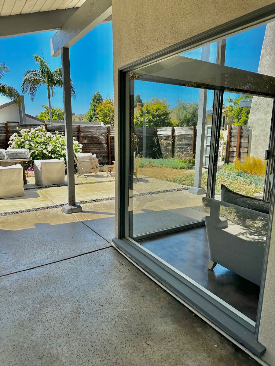 Huntington Beach Estate Sale by JOHNEVIEVE starts on 9/1/2023