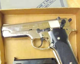 SMITH & WESSON 9mm PISTOL MODEL 59. HAS TWO CLIPS AND BOX.