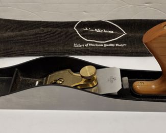 LIE-NIELSEN NO. 7 1/2 LOW ANGLE PLANE. 22" LONG