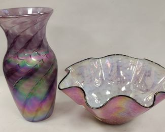 TWO CLIFF GOODMAN ART GLASS BOWL AND VASE. IRISIZED PINK