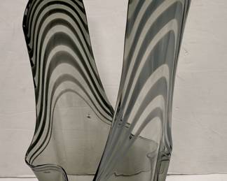 DAN BERGSMA ART GLASS FREE FORM VASE. 21" TALL