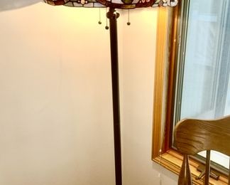 Stained glass floor lamp (modern)