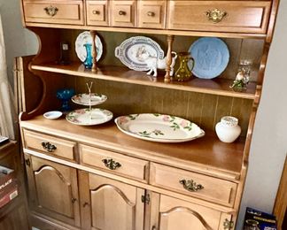 China/display cabinet with storage, collectible glass/porcelain