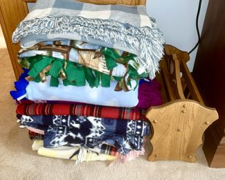 Blankets/throws, wooden magazine rack