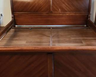 King Sleigh Bed