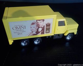 ERTL Metal and Plastic Delivery Truck Model for Omni Menthol Luxury Lights 100s