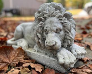 Resin lion statue