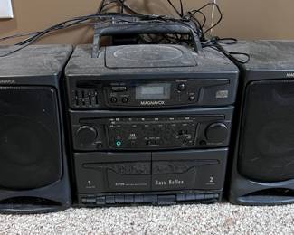 Magnavox boombox