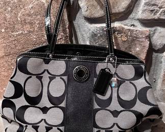 Coach handbag (to be authenticated)