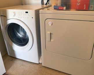 Frigidaire front loading clothes washer
Amana electric dryer