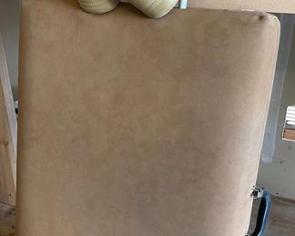 massage table