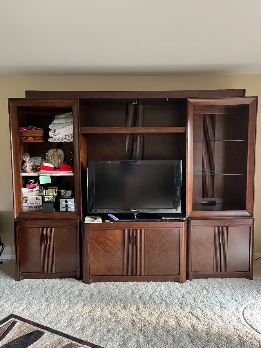 Hudsonville Condo Estate sale starts on 9/9/2023