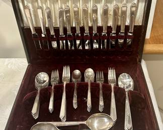 Reed & Barton Silverware Set (12 knives, 12 dinner forks, 12 salad forks, 12 soup spoons, 12 teaspoons)