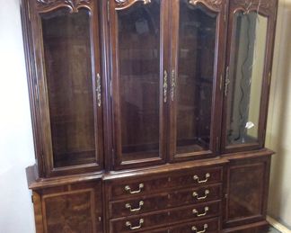 HENREDON ASTON COURT, MAHOGANY BREAKFRONT

CHINA CABINET,
