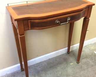 VTG. FEDERAL STYLE INLAY HALL CONSOLE TABLE,