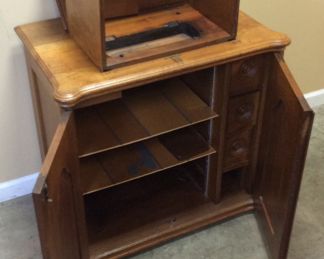 VTG. WOODEN SEWING CABINET