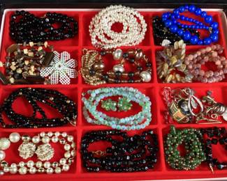 ASSORTED COSTUME JEWELRY, BRACELETS, EARRINGS, BROOCHES, NECKLACES, SARAH COVENTRY, CAMEO PINS