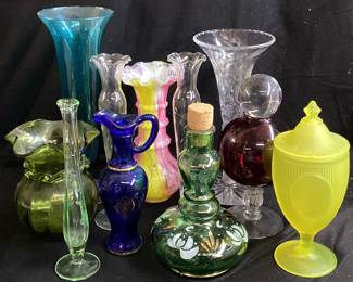 COLLECTIBLE GLASS VASES & DECANTERS