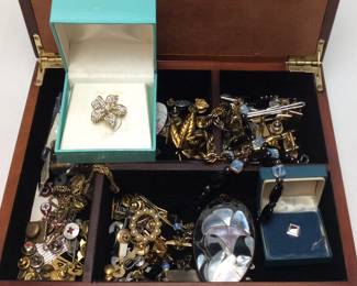 VINTAGE COSTUME JEWELRY