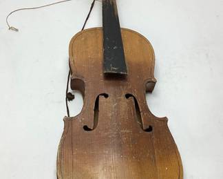 ANTIQUE FIDDLE, FROM DURRETT-JARRATT HOUSE YADKIN COUNTY