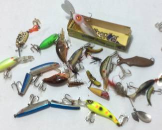 OLD FISHING LURES, HEDDON, WHOPPER, RAPALA, REBEL LURES, 