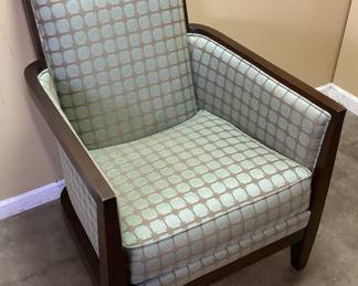 FAIRFIELD DECORATIVE ARMCHAIR